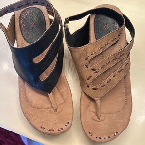 Comfort Corky Thong Sandals in Black and Tan